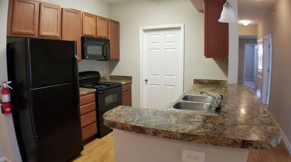 Building Photo - Waterchase Apartment Homes