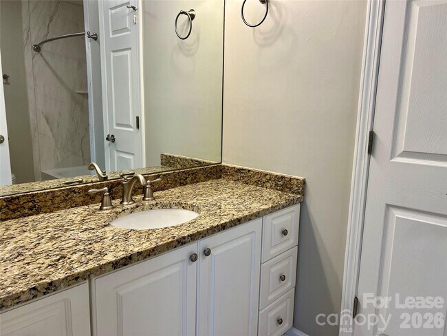 Building Photo - 751 Southwest Dr