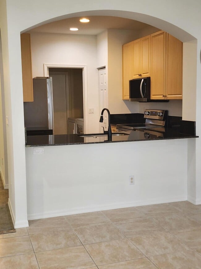 Building Photo - 6909 Blue Skies Dr