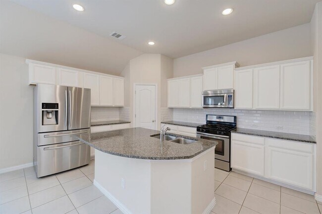 Building Photo - 753 Hot Spring Valley
