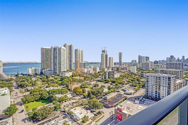 Building Photo - 121 NE 34th St