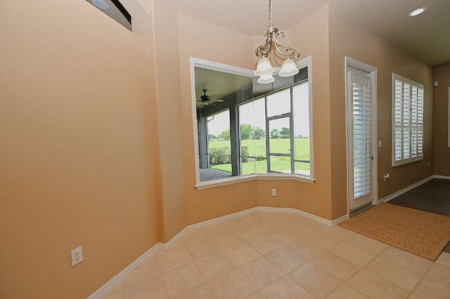 Building Photo - 2618 High Ridge Dr