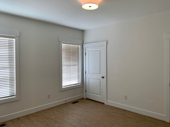 Building Photo - 5214 Campbell Ave