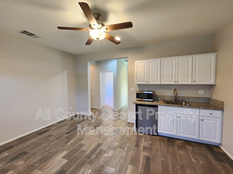 Building Photo - 42698 Tiempo Ct