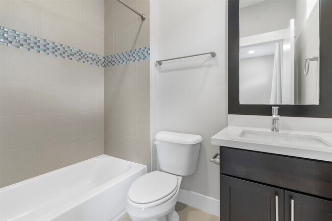 Building Photo - 719 Schwartz St