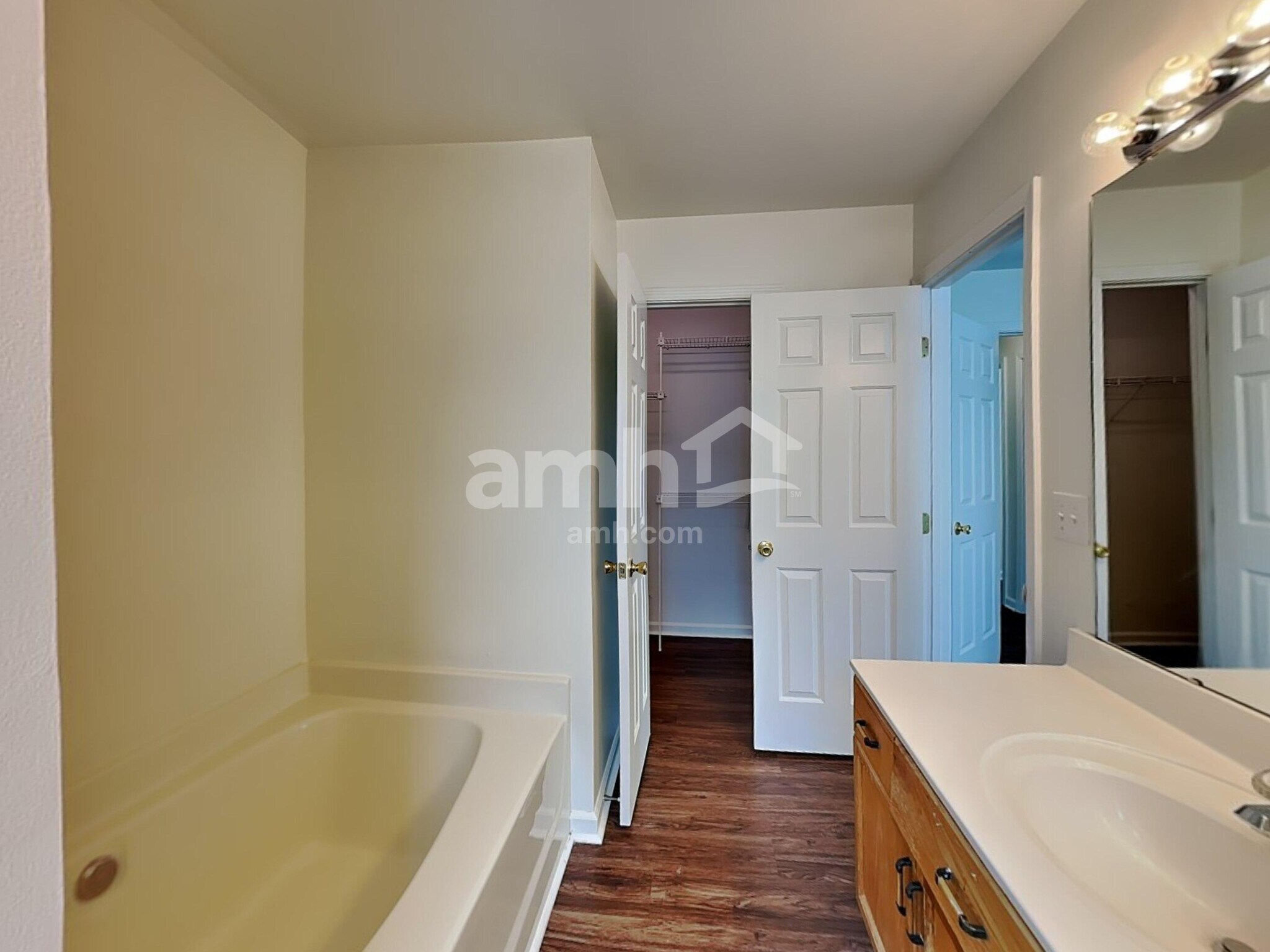 Building Photo - 7014 Honey Tree Ln