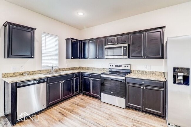 Building Photo - 6218 Old Bridge Way