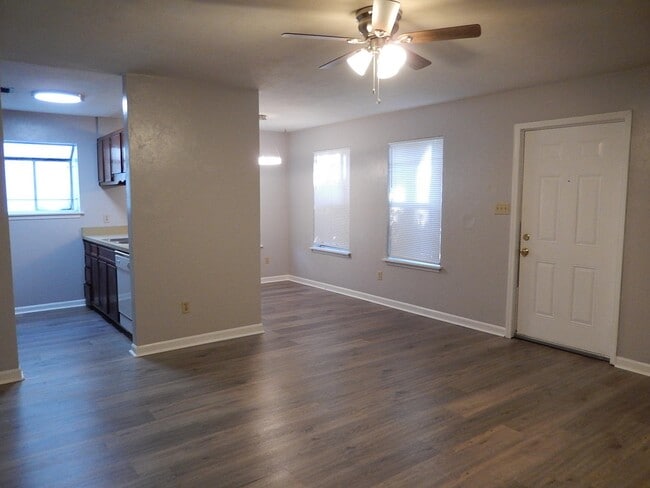 Building Photo - 2334 Sylvan Ct