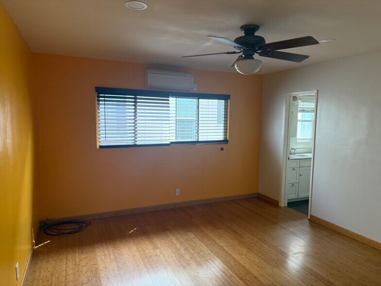 Building Photo - 1227 E 1st St