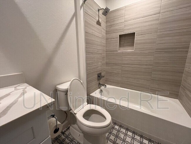 Building Photo - 5705 E Cannon Pl