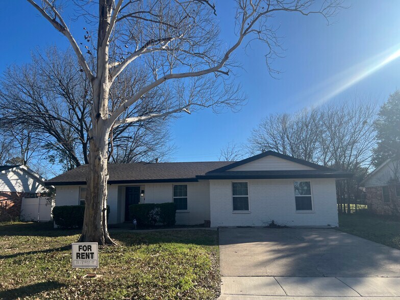 Primary Photo - 4725 Darla Dr
