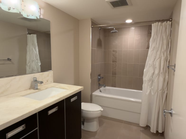 Building Photo - 2911 2nd Ave