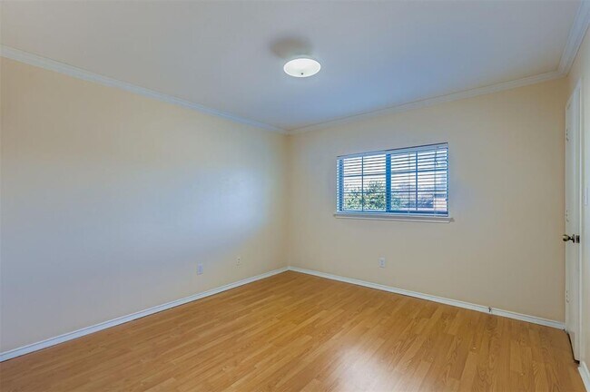 Building Photo - 1105 American Robin Path