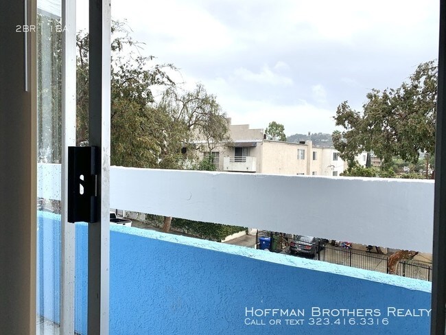 Building Photo - 3345 Drew St Los Angeles, CA 90065