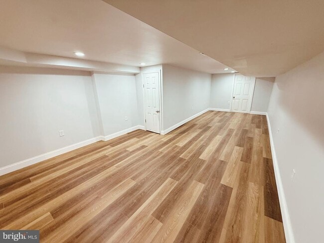 Building Photo - 714 Dolphin St