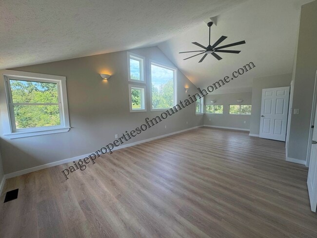 Building Photo - 133 CR 606