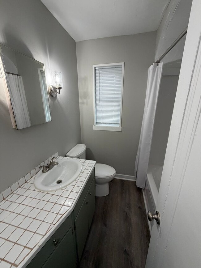 Building Photo - 1913 Stirling Ave