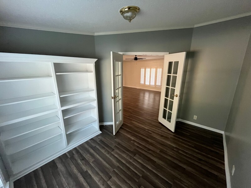 Building Photo - 16 Madison Dr