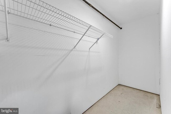 Building Photo - 1228 Chanticleer