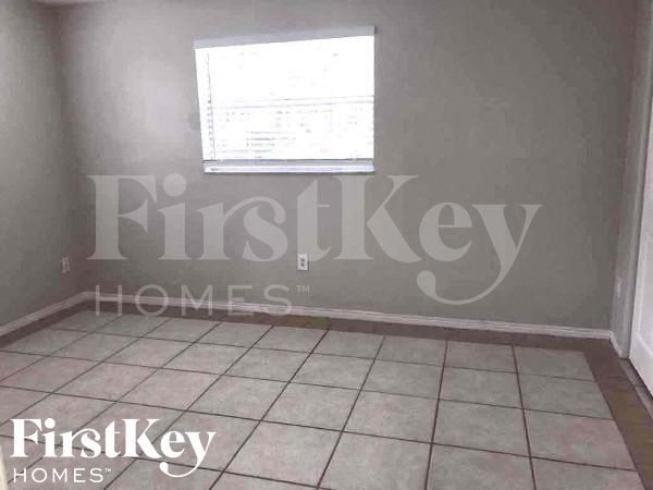 Building Photo - 14300 Iroquois Ave