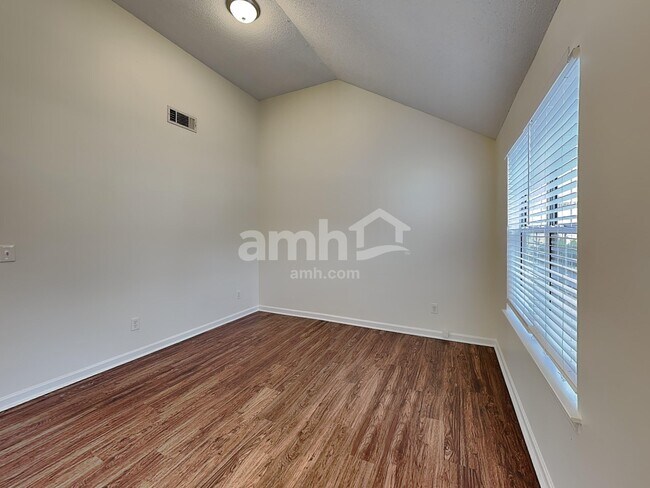 Building Photo - 4729 Score Ct