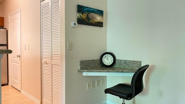 Building Photo - 160 SW Peacock Blvd