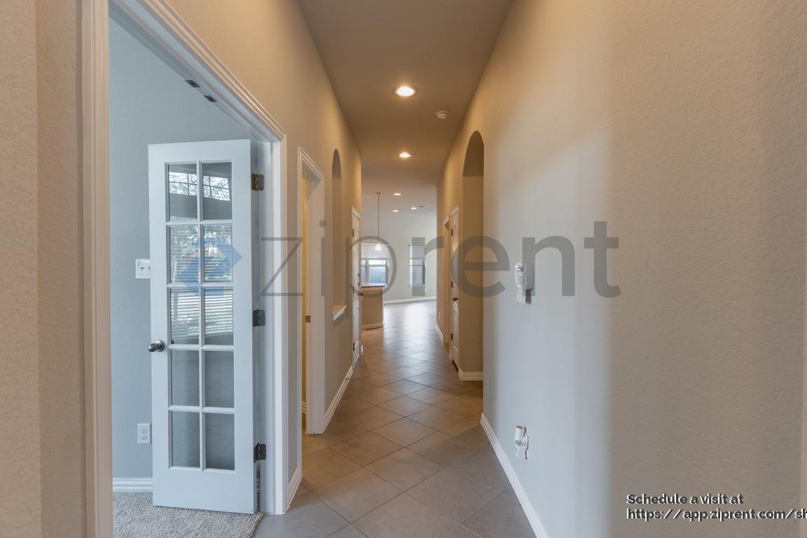 Building Photo - 20020 Rhiannon Ln