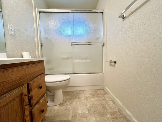 Building Photo - 925 Opalite Dr