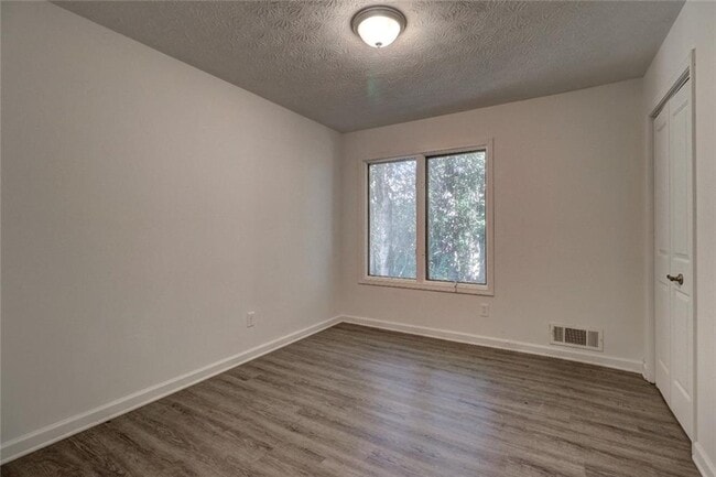 Building Photo - 1562 Circlestone Dr