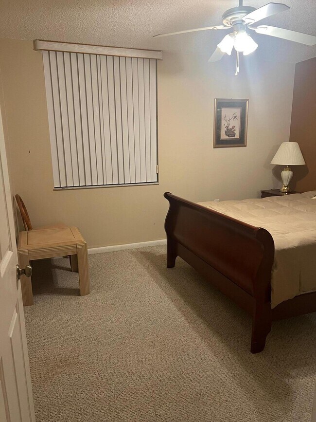 Building Photo - 3826 Whitehall Dr