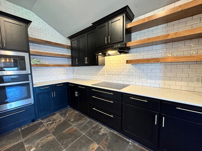 Building Photo - 1104 Black Mesa Rd