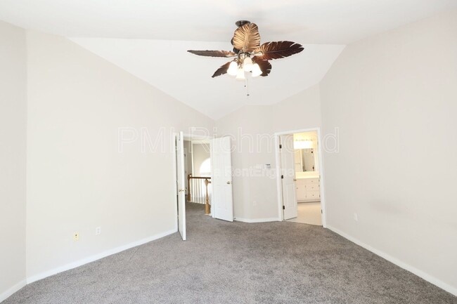 Building Photo - 6004 Manor Park Terrace