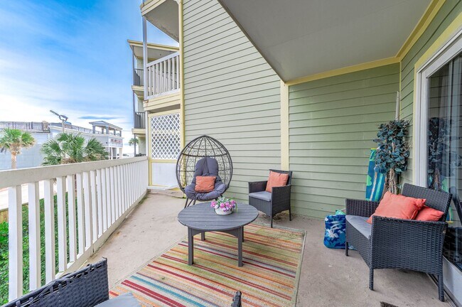 Building Photo - 6300 Seawall Blvd