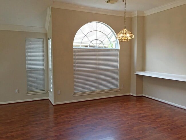 Building Photo - 7411 Orchard Hills Ln