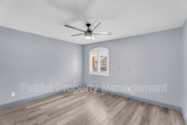 Building Photo - 1575 S Pennington Dr