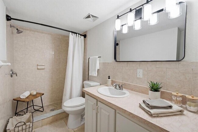 Building Photo - 6314 Newtown Cir
