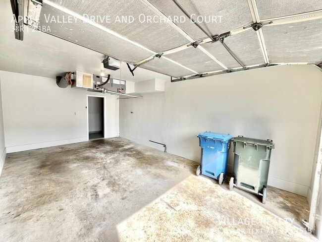 Building Photo - 910 Apple Valley Dr