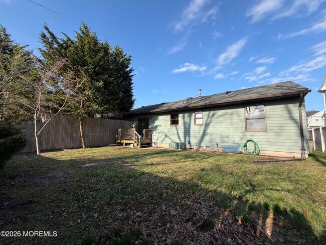 Building Photo - 1310 George St