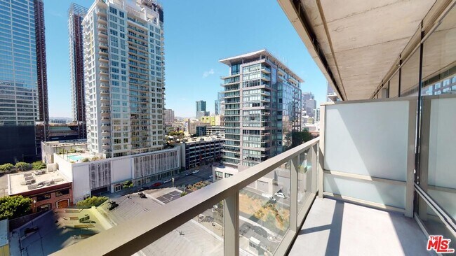 Building Photo - 1155 S Grand Ave