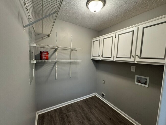 Building Photo - 108 Wolverine Ct
