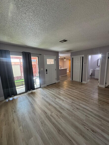 Building Photo - 457 N Lamb Blvd