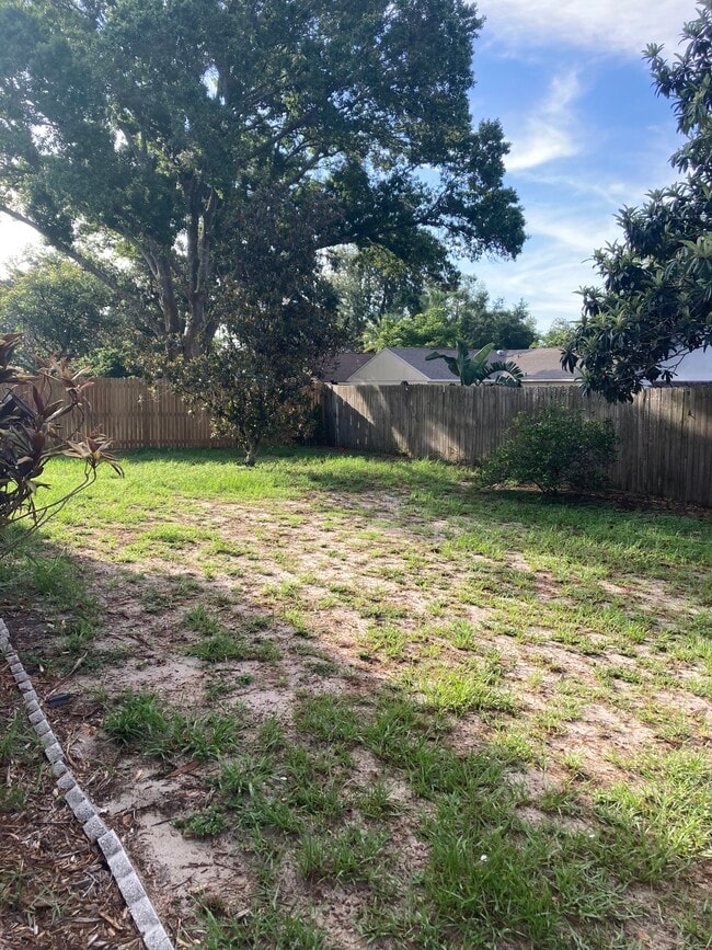 Building Photo - 2742 Cullens Ct