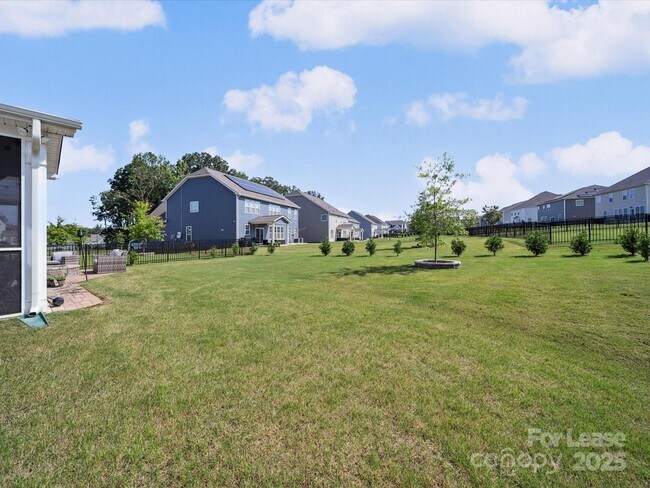 Building Photo - 6112 Willow Pin Ln