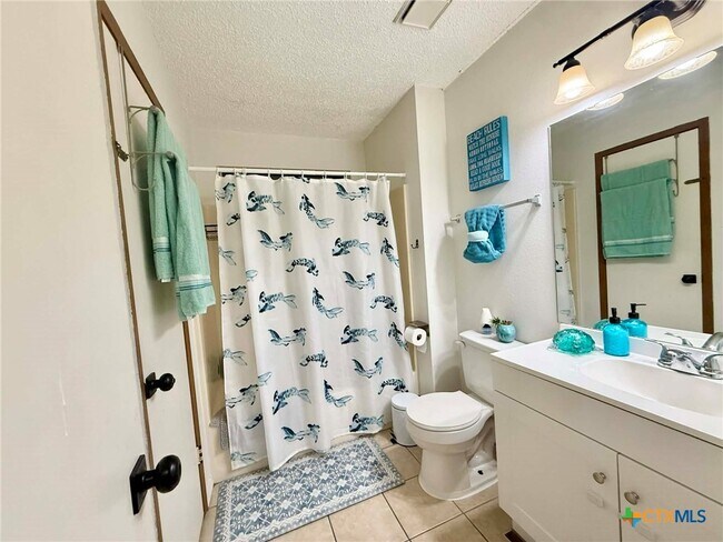 Building Photo - 907 Haynes Dr