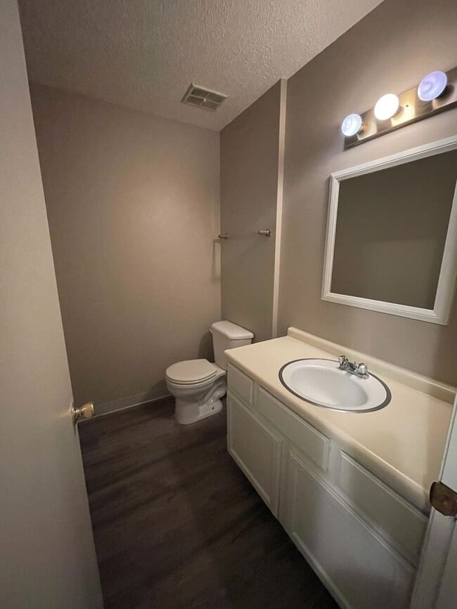 Building Photo - 2507 W 27th St