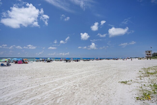 Building Photo - Monthly  FUN Furnished Bradenton, FL Rental VACA or Short term