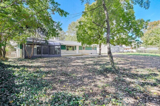 Building Photo - 1716 Georgetown Dr
