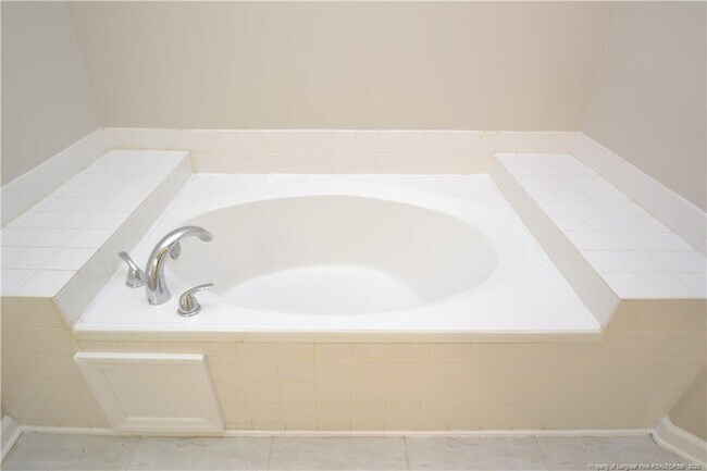 Building Photo - 4737 Sinclair Dr