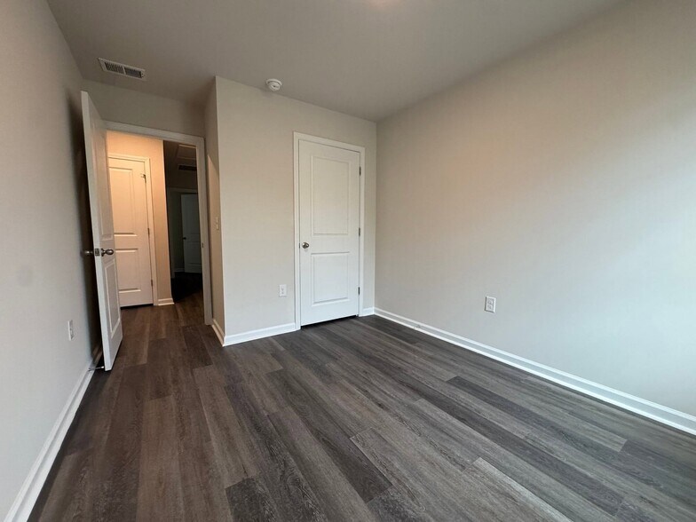 Building Photo - 128 Harvest Gold Dr
