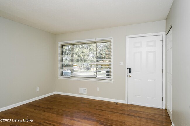 Building Photo - 11004 Albion Dr